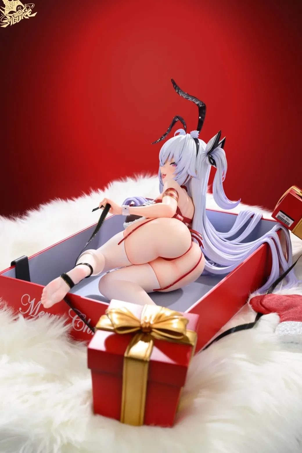 1/4 Scale Christmas Gift Girl - Original Design Resin Statue - Dream Figure Studio
