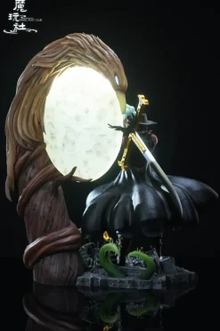 1/6 Scale Dracule Mihawk with LED - ONE PIECE Resin Statue - Magic Play Club Studios