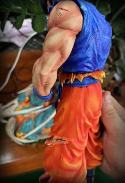 1/6 Scale First Super Saiyan Son Goku - Dragon Ball Resin Statue - D-M Studios