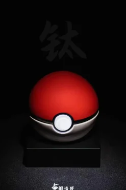 1/1 Scale Poke Ball with LED - Pokemon Statue - DuanZaoJiang Studios