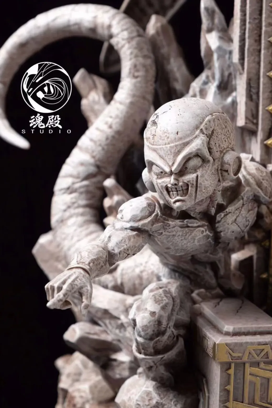 1/4 Scale Throne Super Saiyan Vegeta with LED - Dragon Ball Resin Statue - HunDian Studios