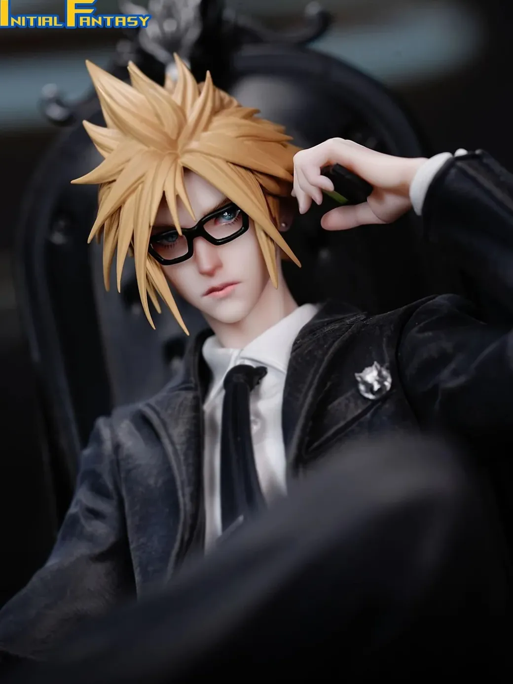 1/6 Scale Thug Bad Boy in Suit Series 001 Cloud Strife - (FF7) Final Fantasy VII Resin Statue - Initial Fantasy Studio