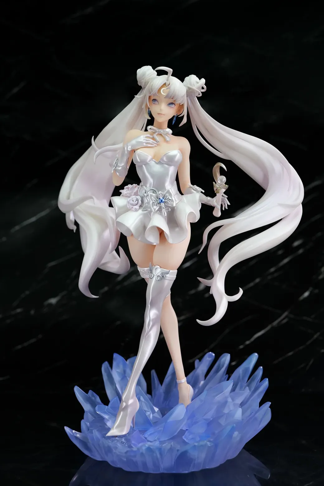 1/4 Scale Usagi Tsukino - Sailor Moon Resin Statue - SC Studio