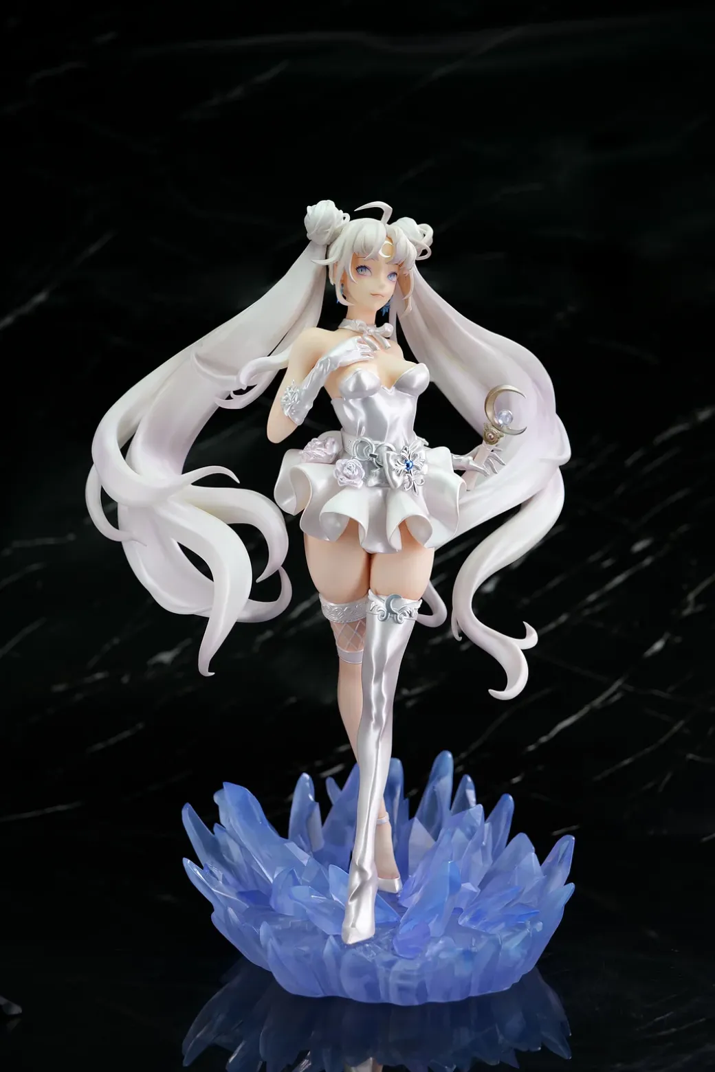 1/4 Scale Usagi Tsukino - Sailor Moon Resin Statue - SC Studio