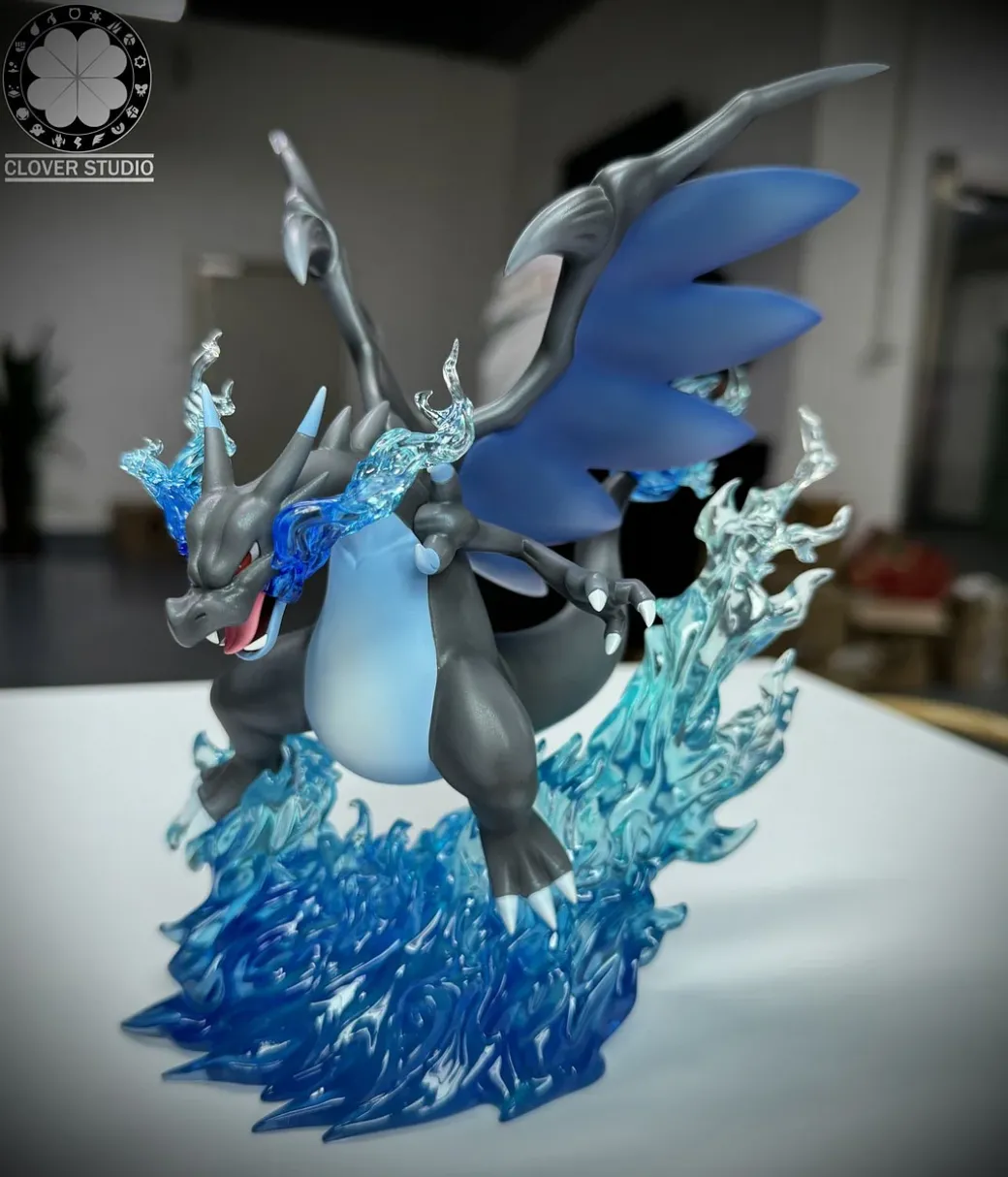 1/20 Scale World Zukan Charizard X - Pokemon Resin Statue - Clover Studio