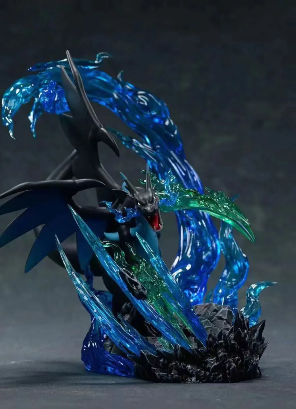 1/20 Scale World Zukan Pocket Skill Series Charizard X - Pokemon Resin Statue - WT Studios