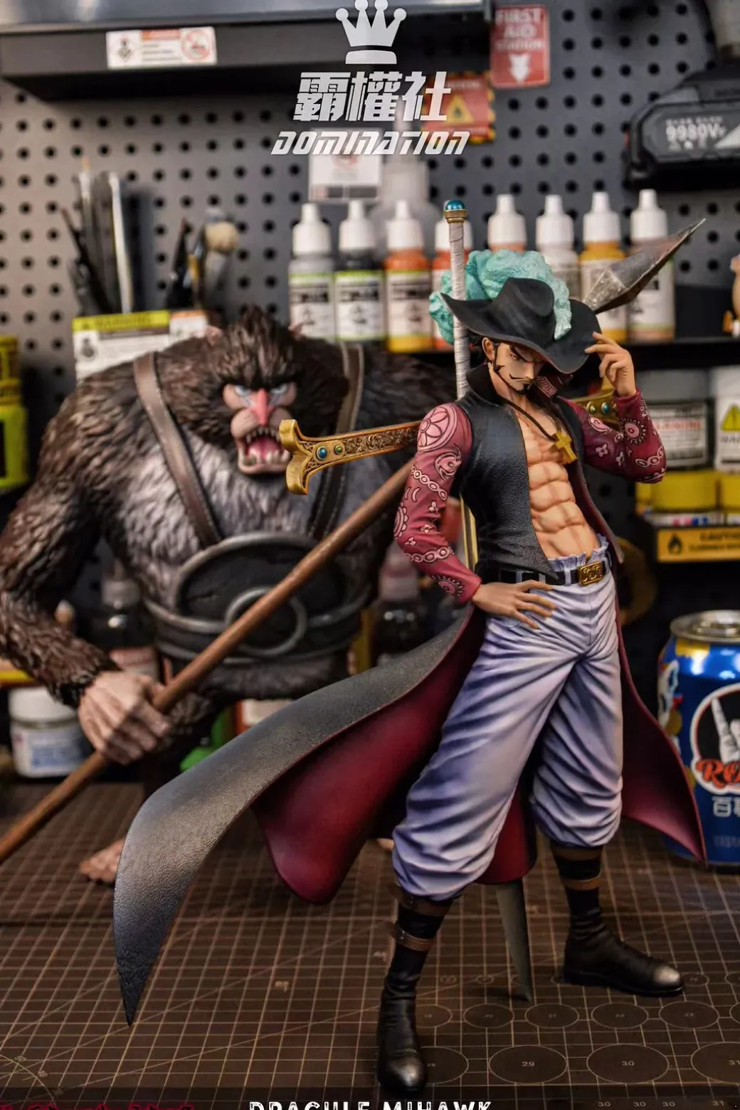 Dracule Mihawk - ONE PIECE Resin Statue - Domination Studio