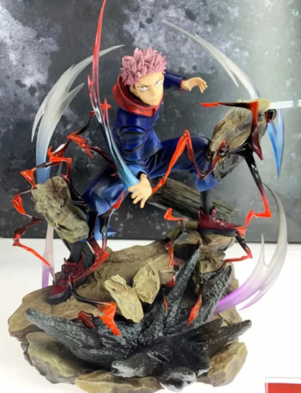 DX Figure VS Ver. Yuji Itadori - Jujutsu Kaisen Official Statue - MegaHouse