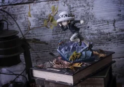 G.E.M. Series RUN! RUN! RUN! Ver. Childhood Trafalgar D. Water Law - ONE PIECE Official Statue - MegaHouse