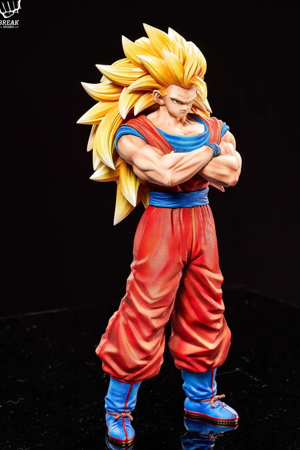 Holding Chest Super Saiyan 3 Son Goku - Dragon Ball Resin Statue - Break Studio