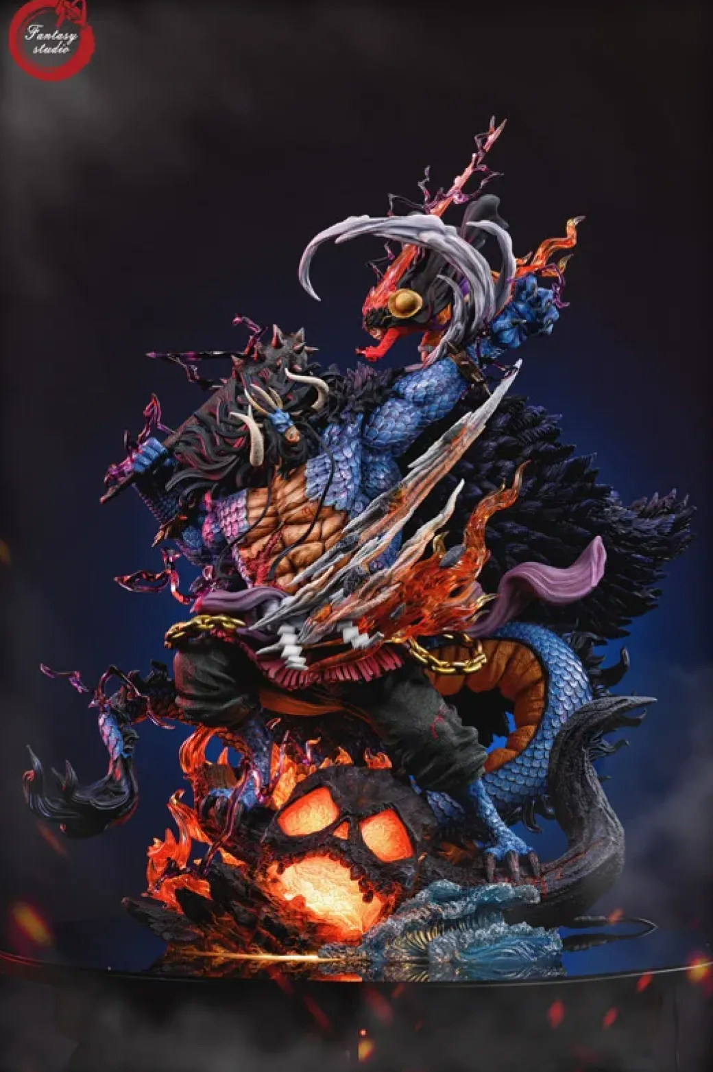 Human-Beast Form Kaido vs Nika Luffy with LED - ONE PIECE Resin Statue - Fantasy Studios