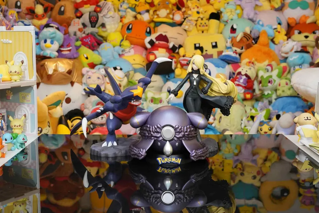 Masters Eight Cosplay Series Cynthia Pokeball - Pokemon Resin Statue - TiaoTiao Hall Studio