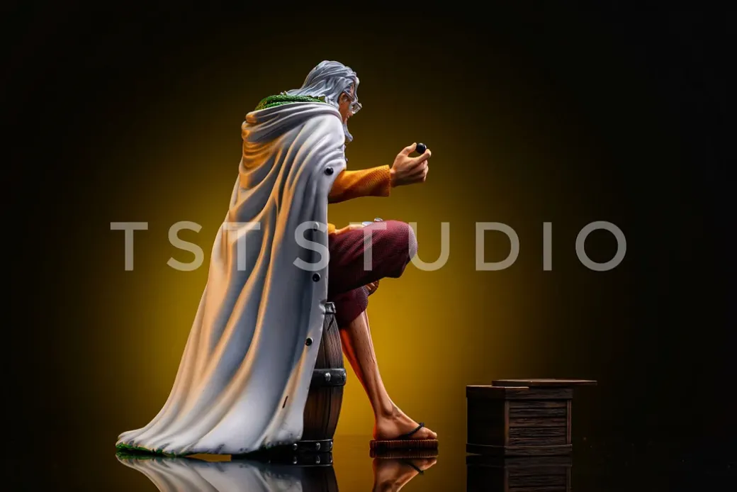 POP Scale Silvers Rayleigh - ONE PIECE Resin Statue - TST Studio