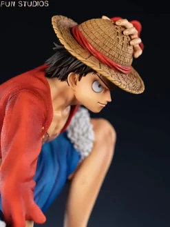 POP Scale Squatting Monkey D. Luffy - ONE PIECE Resin Statue - FUN Studios