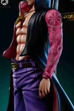 POP Scale Standing Dracule Mihawk - ONE PIECE Resin Statue - C2 Studio