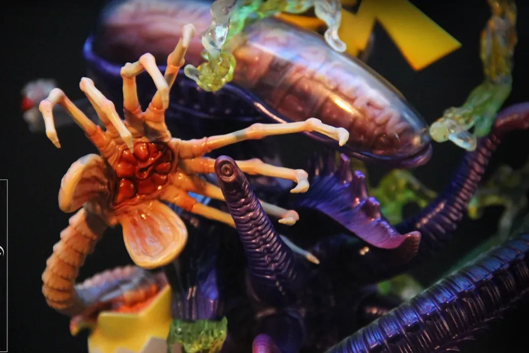 Predator Cosplay Pikachu vs Alien - Pokemon Alien Resin Statue - Crescent-Studios