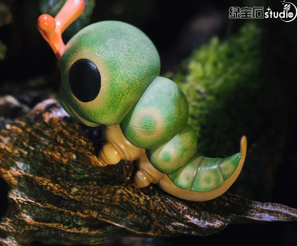 Realistic Style Caterpie - Pokemon Resin Statue - LvBaoShi Studio