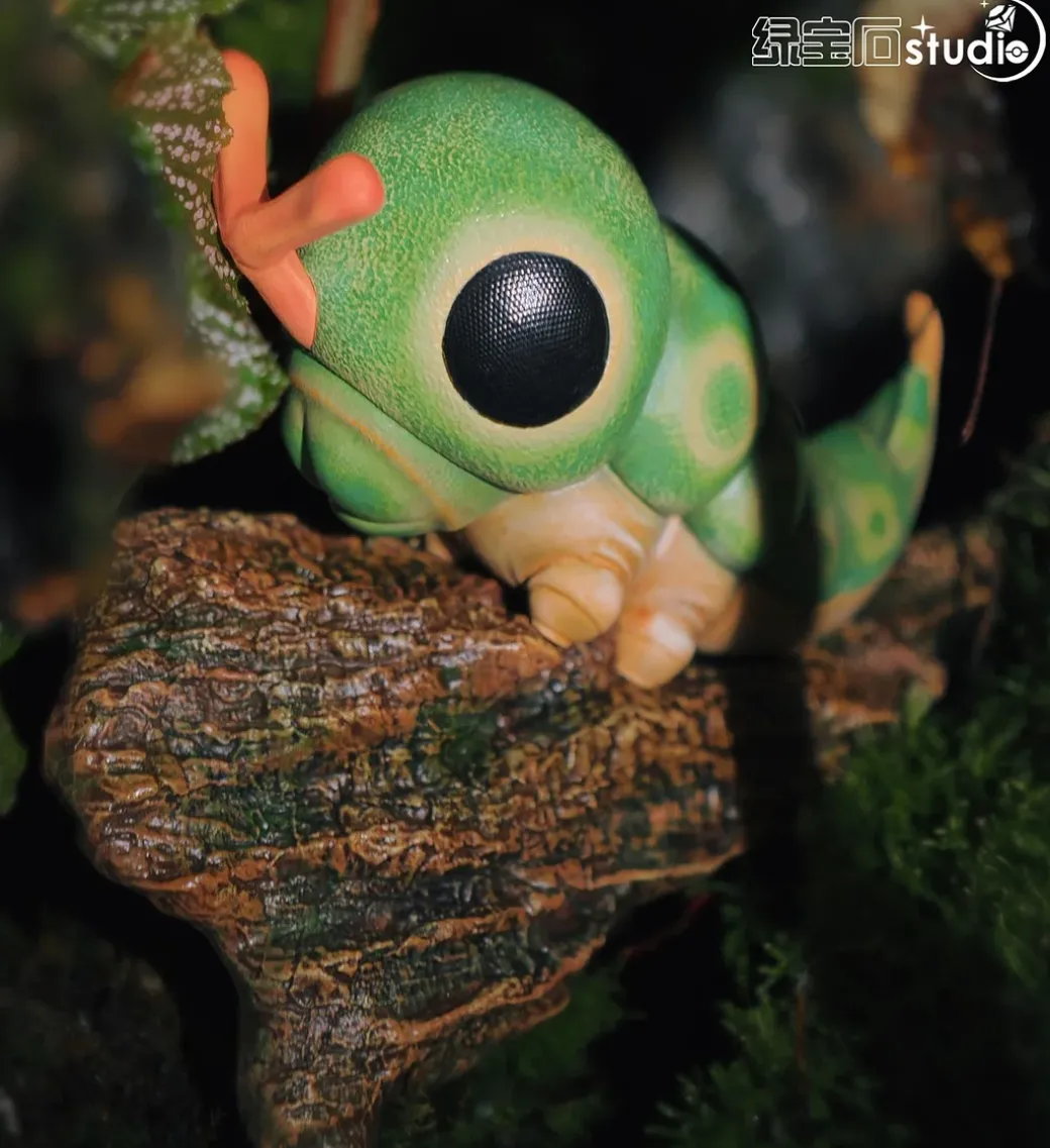 Realistic Style Caterpie - Pokemon Resin Statue - LvBaoShi Studio