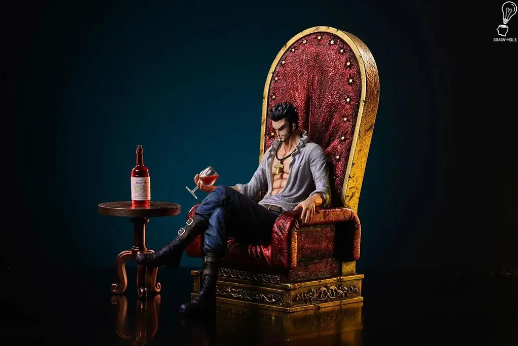 Sitting Dracule Mihawk - ONE PIECE Resin Statue - Brain Hole Studio