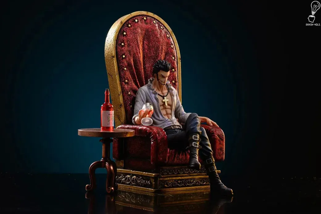 Sitting Dracule Mihawk - ONE PIECE Resin Statue - Brain Hole Studio
