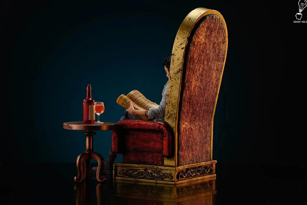 Sitting Dracule Mihawk - ONE PIECE Resin Statue - Brain Hole Studio