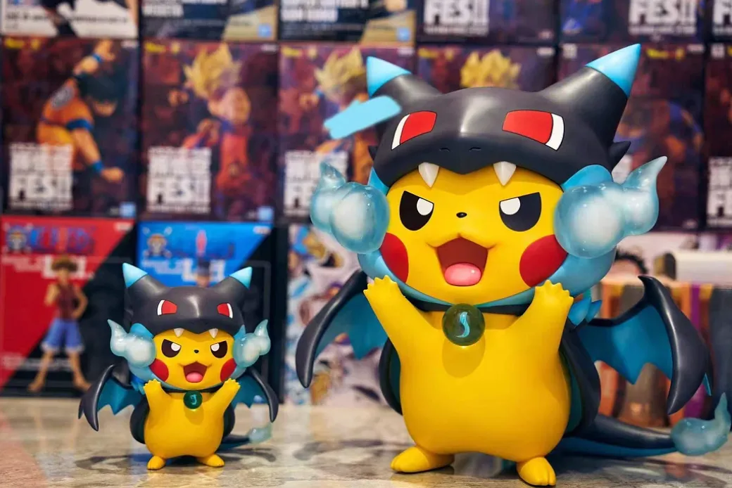 Small & 1/1 Scale Mega Charizard X Cosplay Pikachu - Pokemon Resin Statue - Unlimited Studios