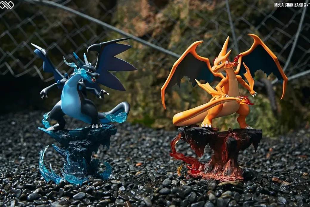 Small & Big Scale Mega Charizard X & Mega Charizard Y - Pokemon Resin Statue - Unlimited Studios