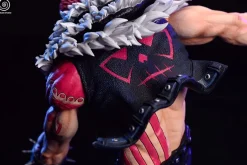 Squatting Charlotte Katakuri - ONE PIECE Resin Statue - NEIJUAN Studio