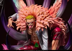 Squatting Donquixote Doflamingo - ONE PIECE Resin Statue - Brain Hole Studio