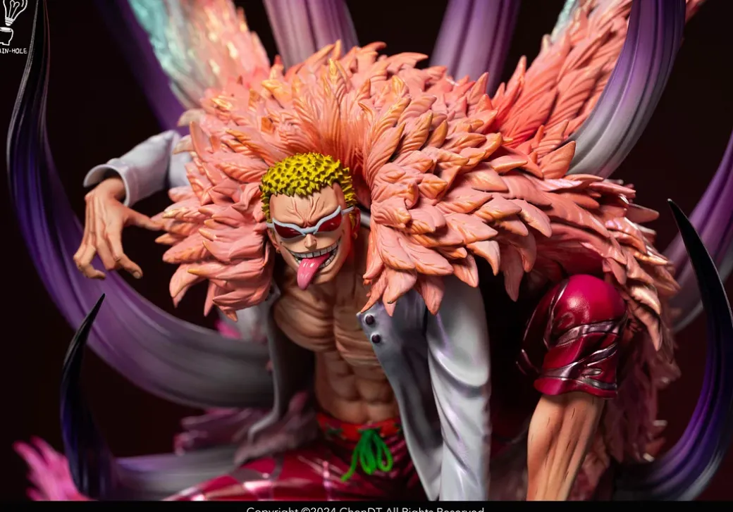 Squatting Donquixote Doflamingo - ONE PIECE Resin Statue - Brain Hole Studio