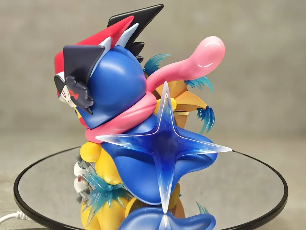 Staryu Shuriken Ash-Greninja Cosplay Pikachu - Pokemon Resin Statue - ECHO_Studio