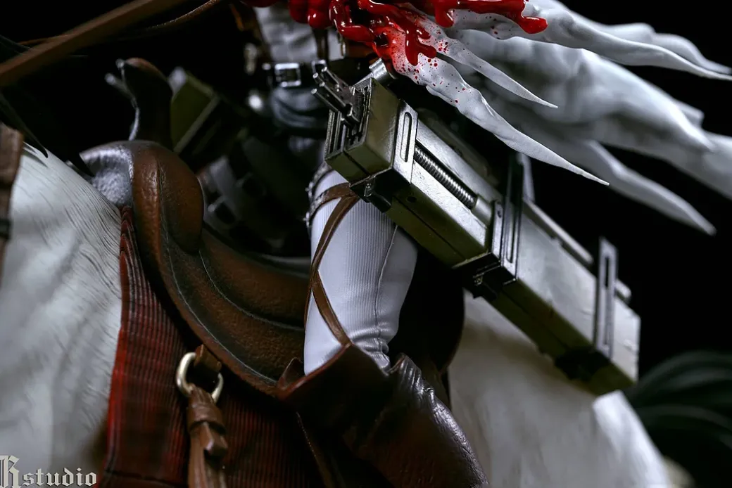 The 13th commander of Survey Corps Erwin Smith – Attack On Titan Resin Statue – JR Studio