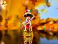 WCF Scale Crown Monkey D. Luffy - ONE PIECE Resin Statue - ONE Piece. Studio