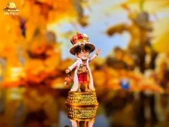 WCF Scale Crown Monkey D. Luffy - ONE PIECE Resin Statue - ONE Piece. Studio